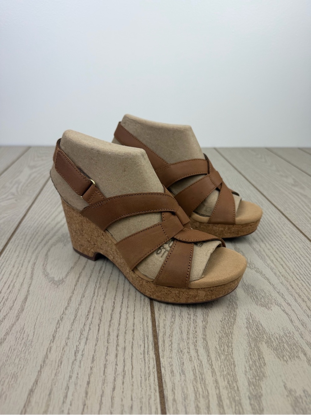 Clarks Women's Collection Giselle Beach Slingback Wedge Sandals 6.5M Tan Leather